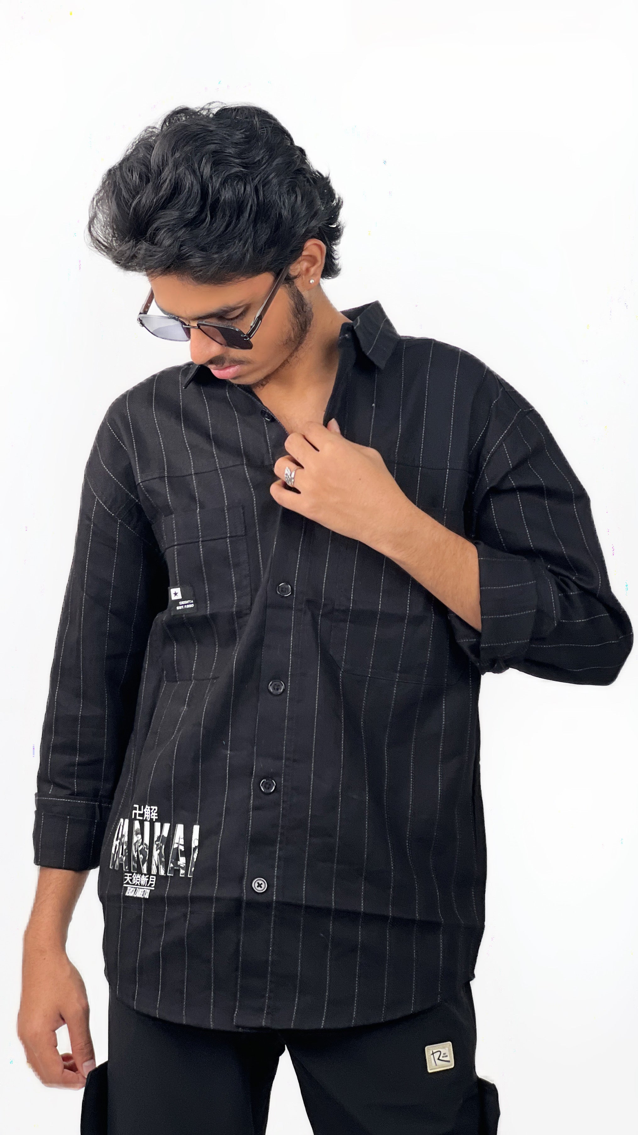 STIFF FABRIC BACK PRINTED SHIRT-BLACK