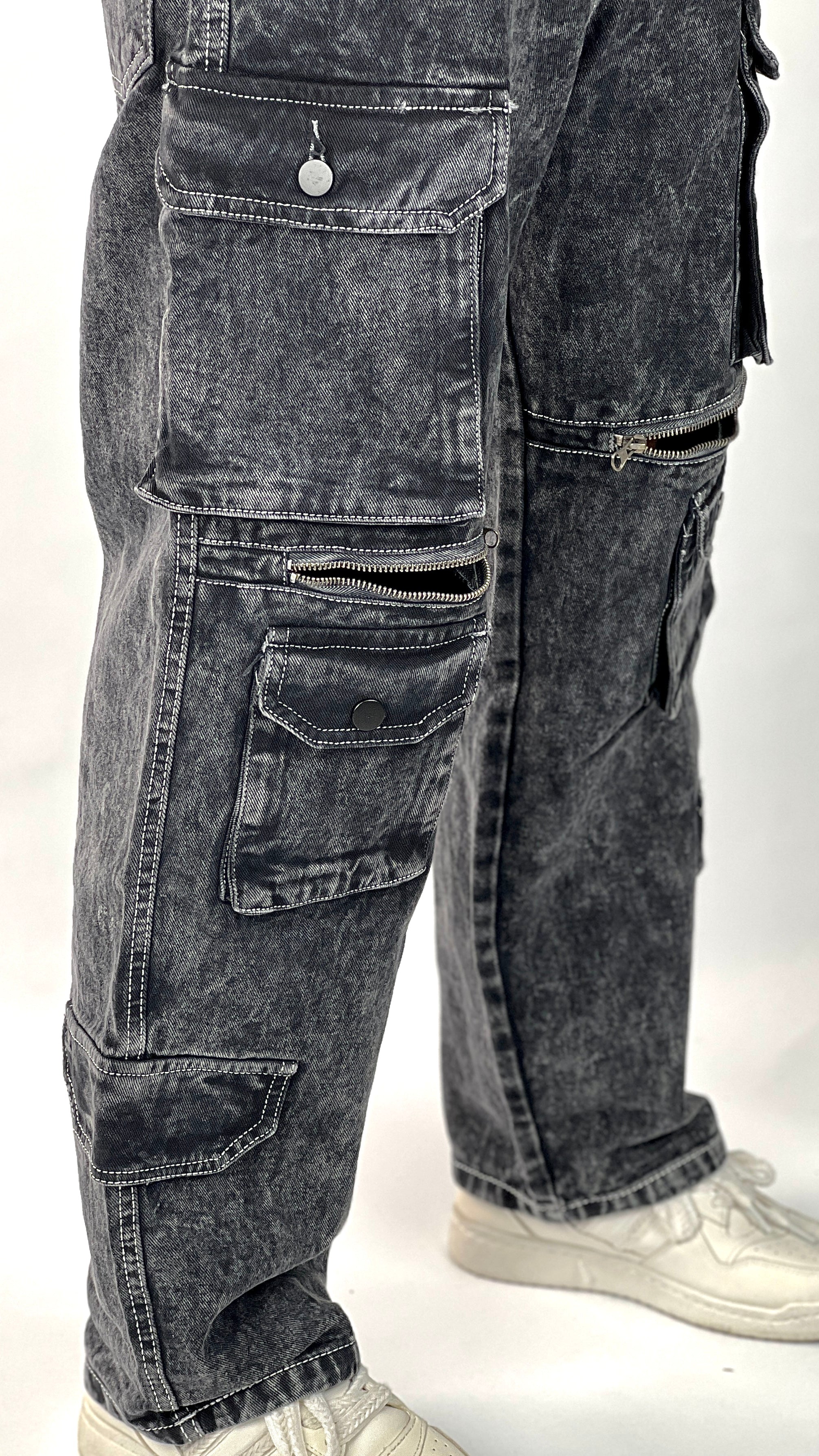 GRAY WASH BAGGY CARGO WITH KNEE ZIPPER