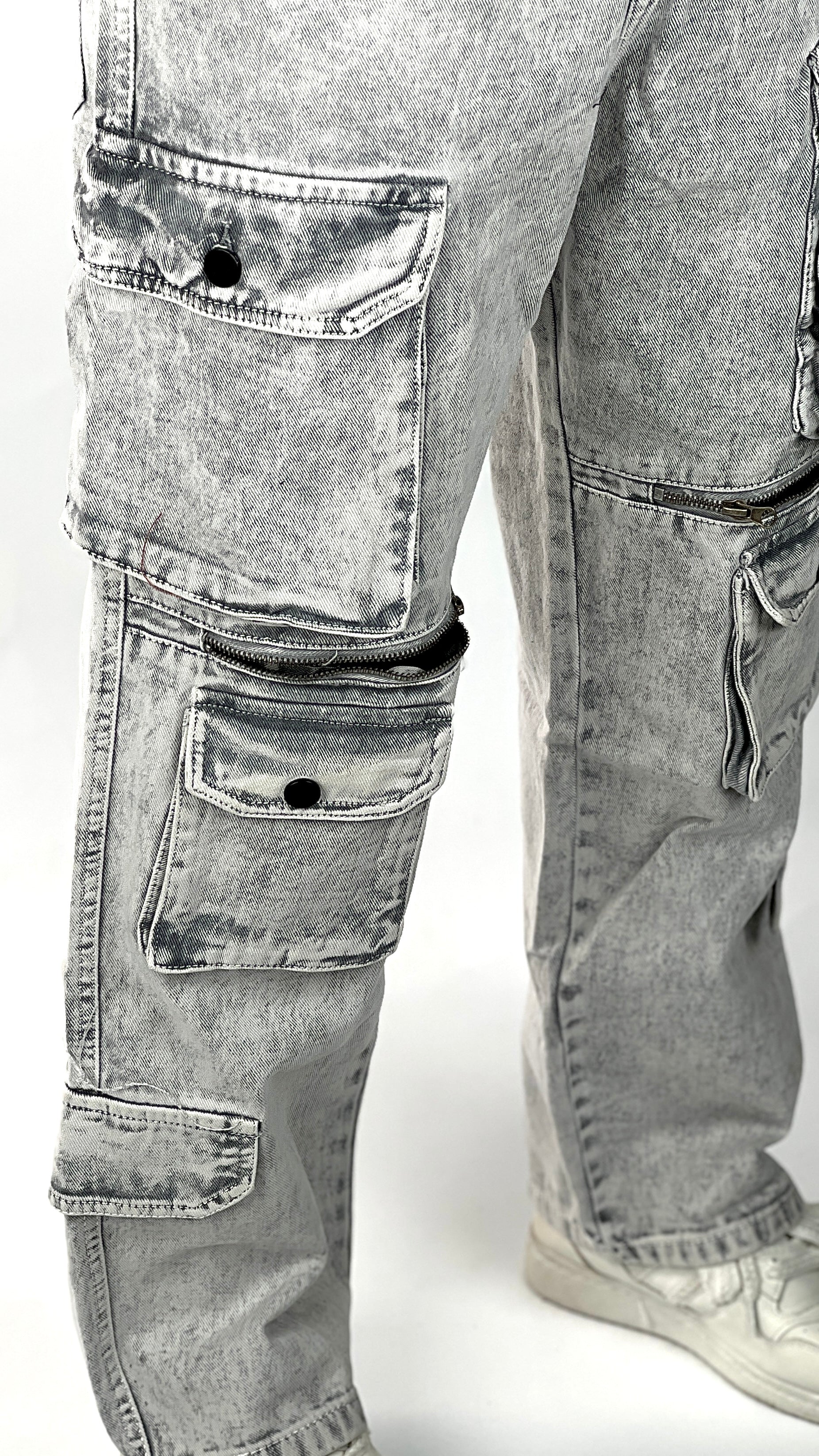 GRAY WASH BAGGY CARGO WITH KNEE ZIPPER